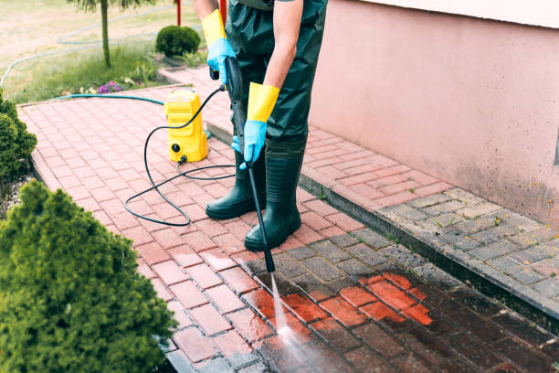 Spring Cleaning in Grandyle Village, NY